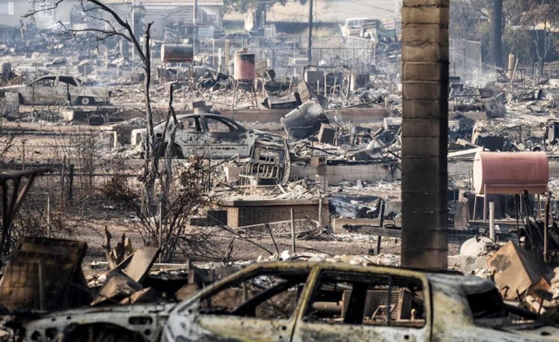 Wildfire destroys 100 California homes and other buildings